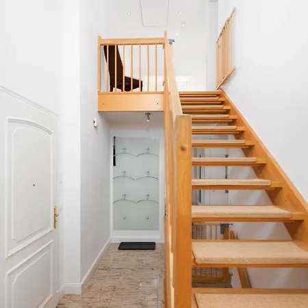 Gaestehaus Nina 2, App 2, Rechts بيت للعطل