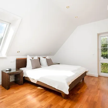 Dom wakacyjny Gaestehaus Nina 2, App 2, Rechts